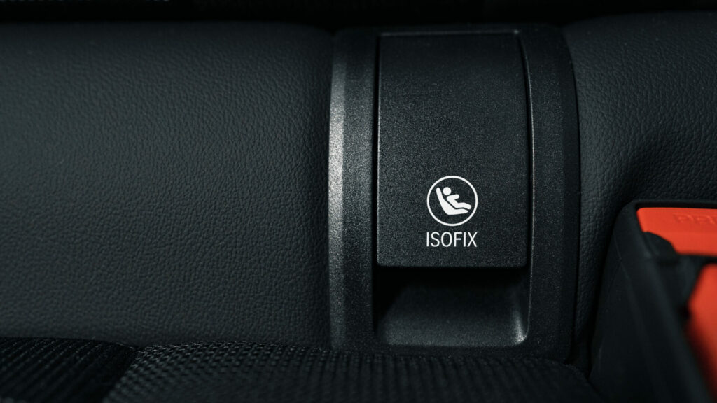 Installing and Using ISOFIX