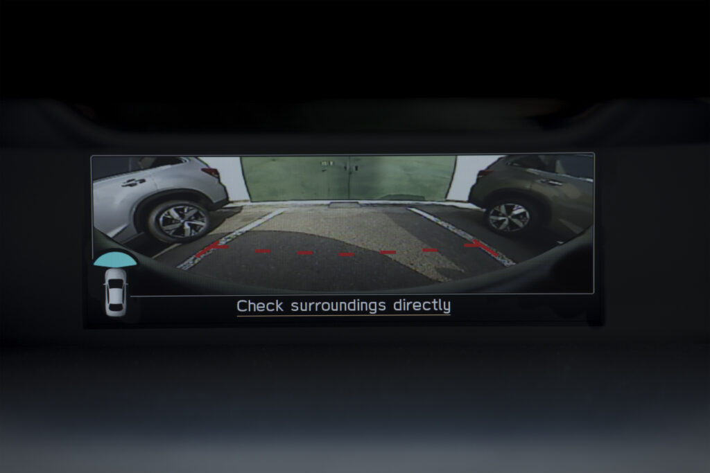 Subaru Forester Reverse Camera. Park Assist
